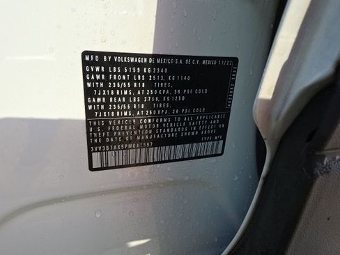 Used 2023 Volkswagen Tiguan SE image 29