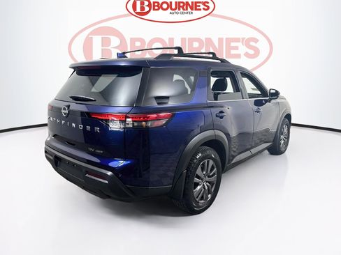 Used 2023 Nissan Pathfinder SV AWD/4WD image 10