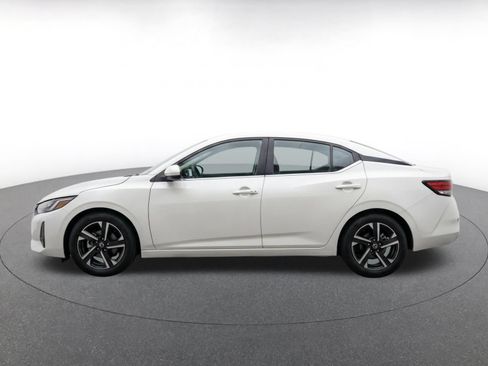 Used 2025 Nissan Sentra SV FWD image 4