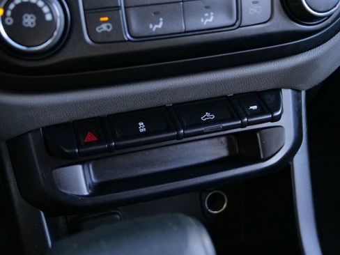 Used 2020 Chevrolet Colorado W/T w/ WT Convenience Package image 12