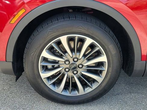 Certified 2020 Lincoln Nautilus Standard w/ Equipment Group 101A image 8