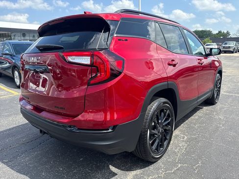 Certified 2023 GMC Terrain SLE w/ Driver Convenience Package AWD/4WD image 4