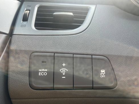 Used 2014 Hyundai Elantra SE w/ Option Group 02 FWD image 23