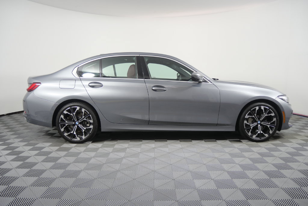Used 2026 BMW 330i Sedan RWD image 3