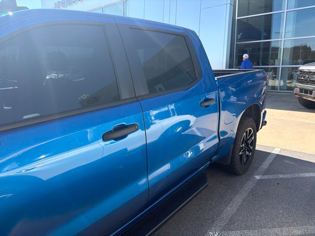 Used 2022 Chevrolet Silverado 1500 Custom w/ LPO, Dark Essentials Package AWD/4WD image 9