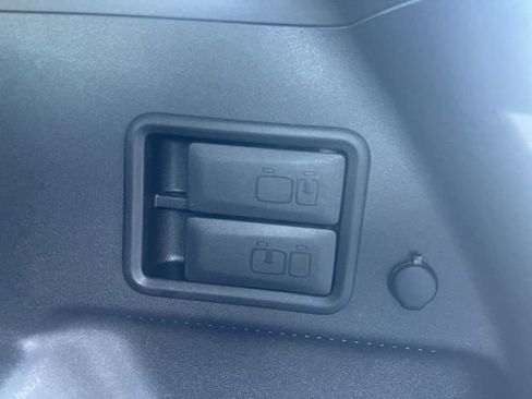 Used 2020 Chevrolet Equinox LT image 11