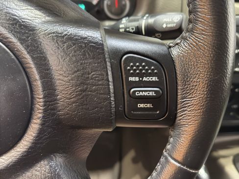 Used 2007 Jeep Liberty Sport AWD/4WD image 22