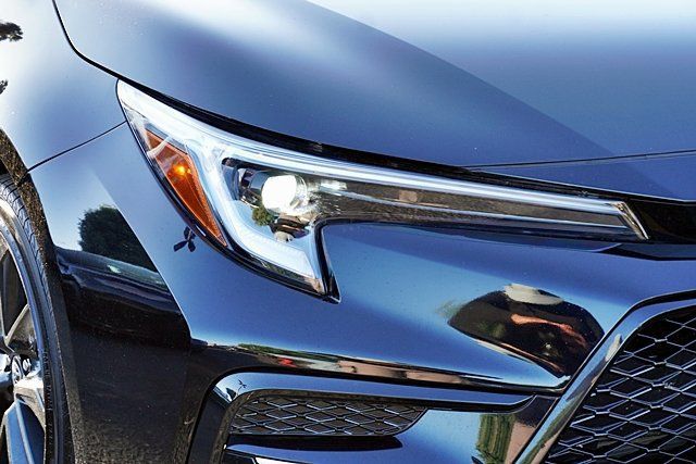 Used 2026 Toyota Corolla SE w/ SE Package FWD image 12