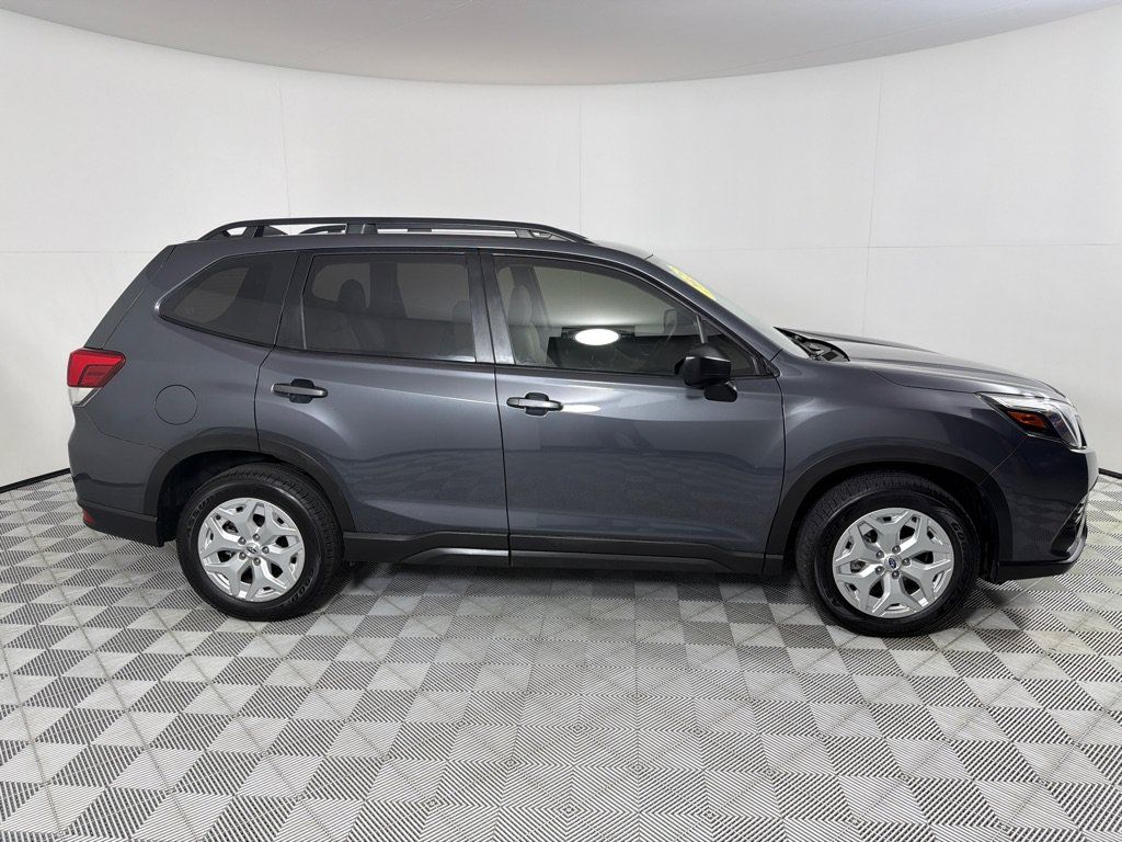 Used 2023 Subaru Forester AWD/4WD image 4