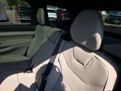 New 2025 Volvo EX90 Plus image 6