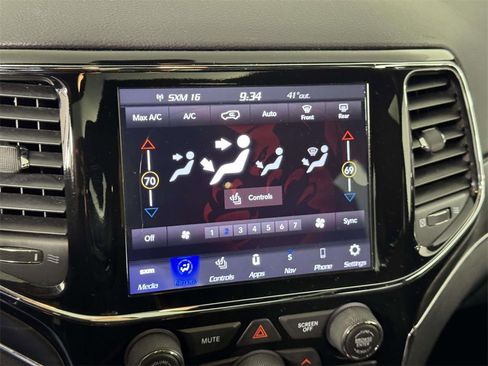 Used 2020 Jeep Grand Cherokee Limited image 26