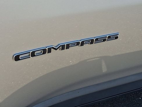 Used 2018 Jeep Compass Latitude w/ Popular Equipment Group AWD/4WD image 29