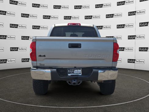 Used 2017 Toyota Tundra SR5 w/ SR5 Upgrade Package AWD/4WD image 5