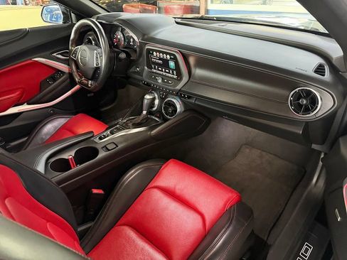 Used 2018 Chevrolet Camaro SS RWD image 12