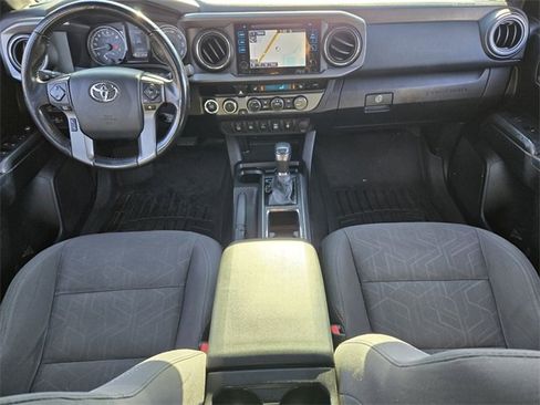 Used 2016 Toyota Tacoma TRD Off-Road image 10