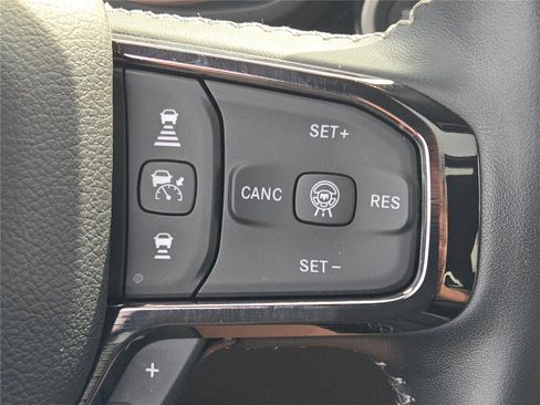 Used 2025 RAM 1500 Limited image 38