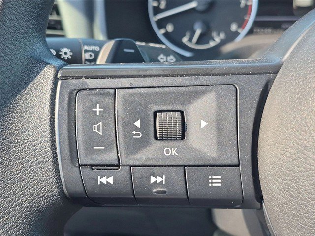Used 2024 Nissan Rogue SV AWD/4WD image 16