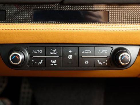 Used 2021 Ferrari F8 Tributo RWD image 33