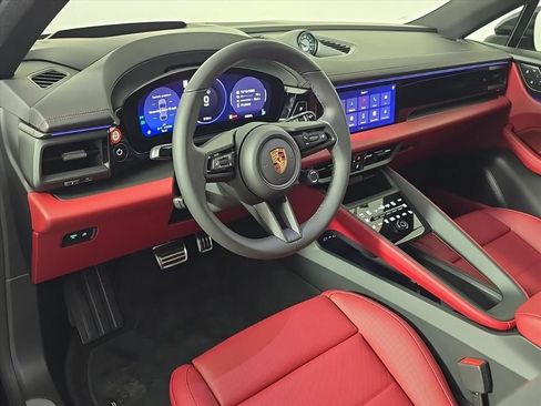 Certified 2025 Porsche Macan 4S Electric AWD/4WD image 4