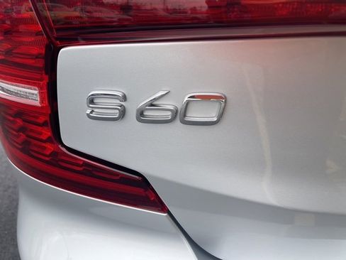 Used 2022 Volvo S60 B5 Inscription image 8