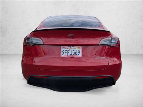 Used 2023 Tesla Model Y Performance image 7
