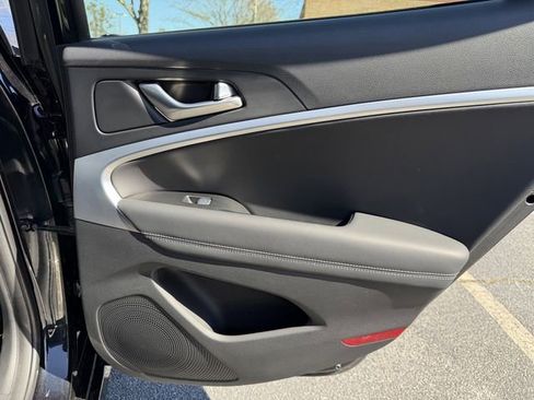 Used 2022 Genesis G70 2.0T RWD image 29