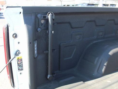 Used 2023 GMC Sierra 1500 SLT image 6