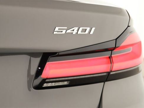 Used 2022 BMW 540i w/ M Sport Package image 30