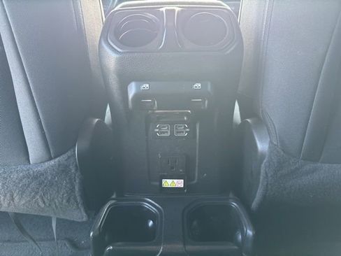 Used 2022 Jeep Gladiator Sport image 13