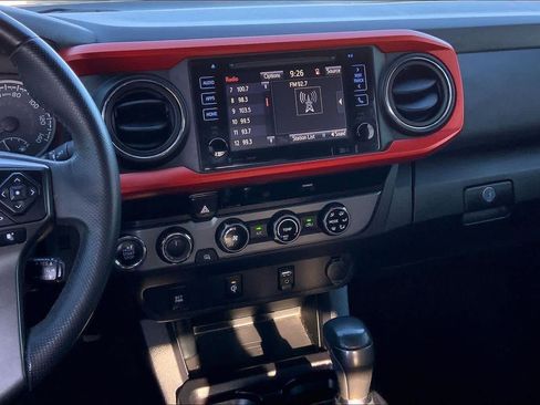 Used 2017 Toyota Tacoma TRD Off-Road w/ Tow Package (A/T) image 7