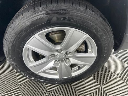 Certified 2022 Jeep Compass Latitude image 12