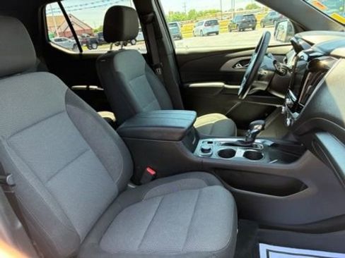 Used 2023 Chevrolet Traverse LT w/ LPO, Floor Liner Package AWD/4WD image 6