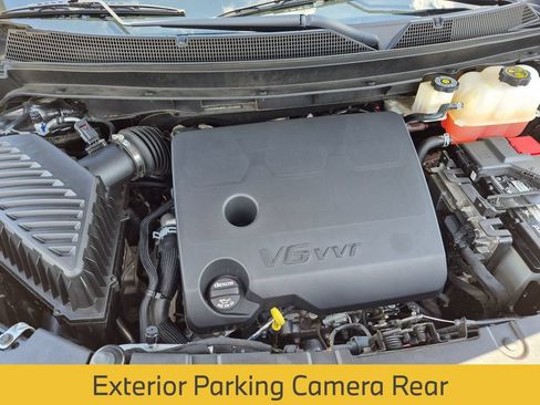 Used 2022 Chevrolet Traverse LT FWD image 14