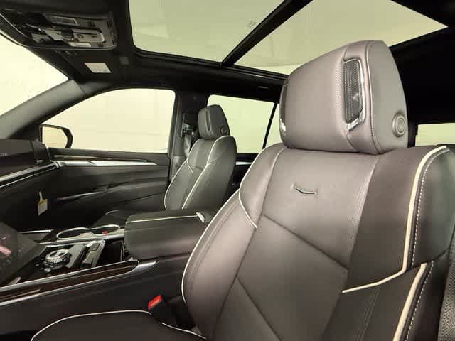 New 2026 Cadillac Escalade Luxury w/ Touring Package AWD/4WD image 16
