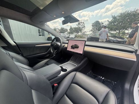 Used 2022 Tesla Model 3 Long Range AWD/4WD image 17