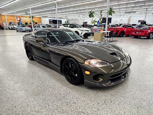 Used 2001 Dodge Viper GTS image 3