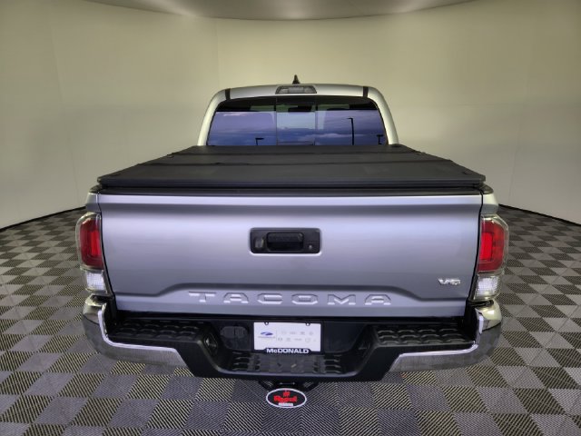 Used 2022 Toyota Tacoma TRD Off-Road w/ TRD Premium Off Road Package AWD/4WD image 4