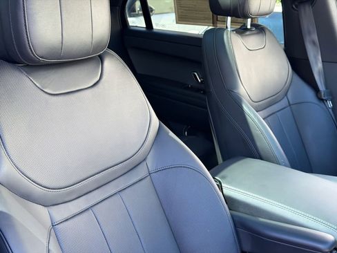 Used 2024 Land Rover Range Rover Sport SE image 11