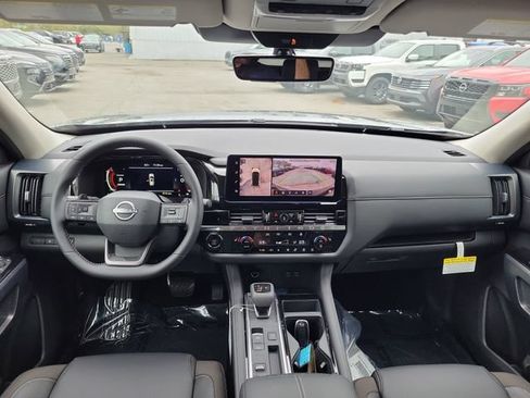 New 2026 Nissan Pathfinder SL FWD image 22