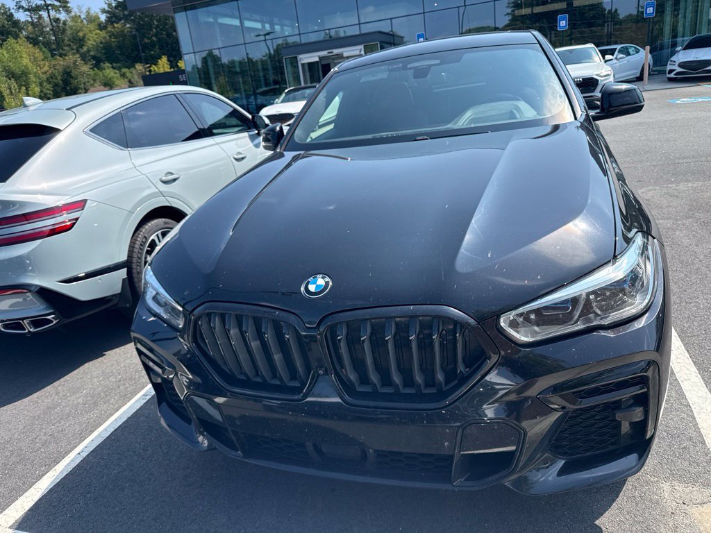 Used 2022 BMW X6 xDrive40i w/ Executive Package AWD/4WD image 2