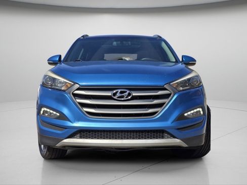 Used 2017 Hyundai Tucson Value AWD/4WD image 3