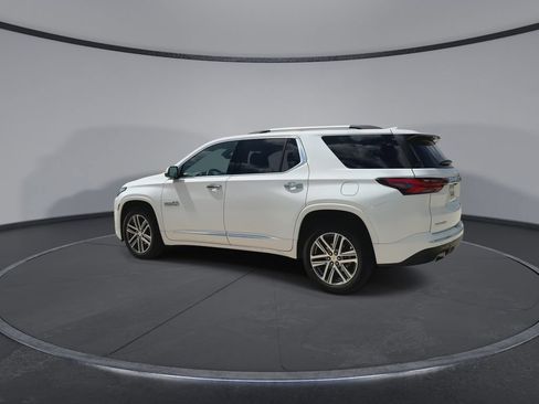Used 2023 Chevrolet Traverse High Country FWD image 6
