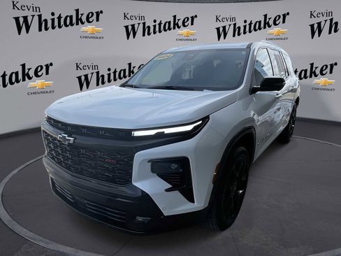 Certified 2024 Chevrolet Traverse RS image 1