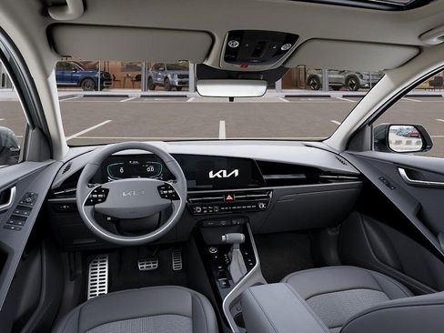 New 2025 Kia Niro EX Touring image 14