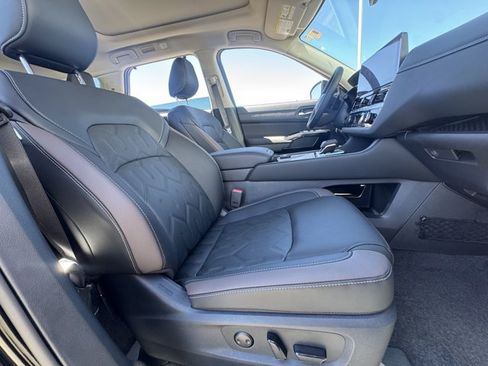 New 2026 Nissan Pathfinder Platinum AWD/4WD image 17