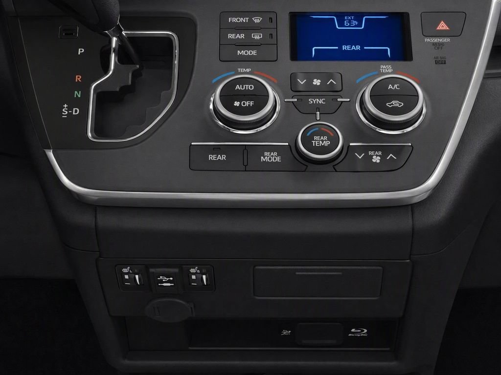 Used 2018 Toyota Sienna SE Premium FWD image 13