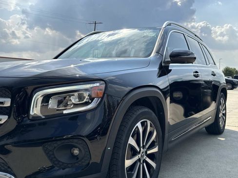 Certified 2021 Mercedes-Benz GLB 250 w/ Premium Package image 5