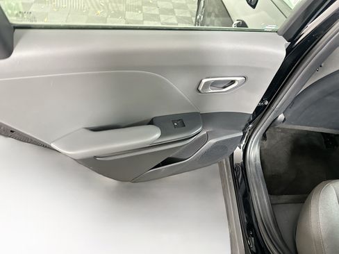 Used 2025 Kia K4 FWD image 25