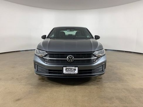 Used 2022 Volkswagen Jetta Sport image 3