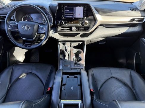 Certified 2022 Toyota Highlander Limited image 12